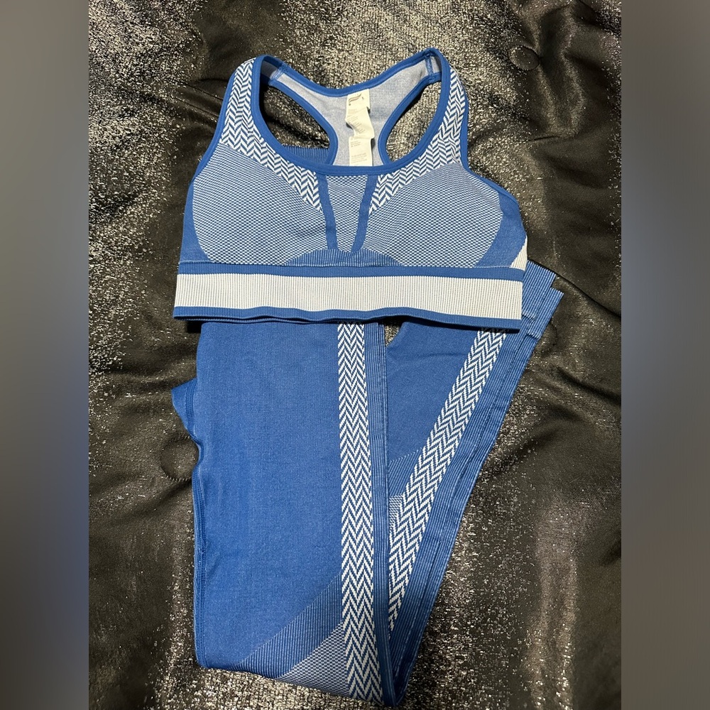 Fabletics Set - Picture 7 of 8